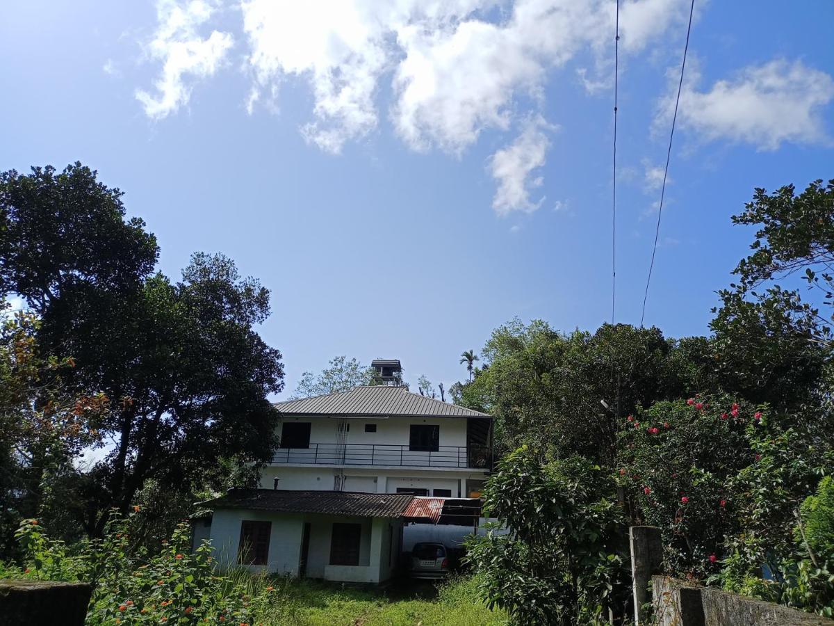 La Casa De Alexa Homestay Idukki Eksteriør bilde